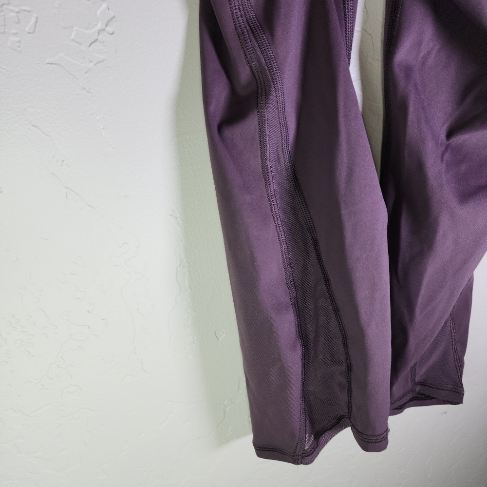 Lululemon Train Times Cropped Leggings In Black‎ Currant Size 6 - Picture 4 of 10